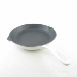 ルクルーゼ(LE CREUSET)の美品 Le Creuset ルクルーゼ フライパン 鋳物ホーロー 26cm 鍋 白 料理 調理器具 キッチン SU6242E (鍋/フライパン)