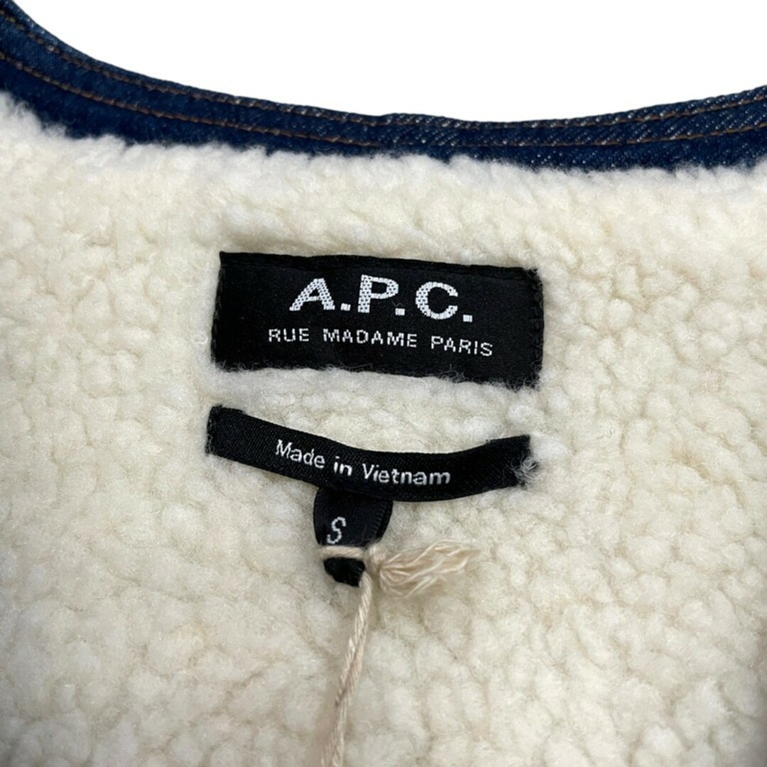 A.P.C(アーペーセー)のA.P.C. タグ付未使用 スパットボアデニムベスト トップス アウター 起毛 ファー アーペーセー 定価\30.000- ユニセックス メンズのトップス(ベスト)の商品写真