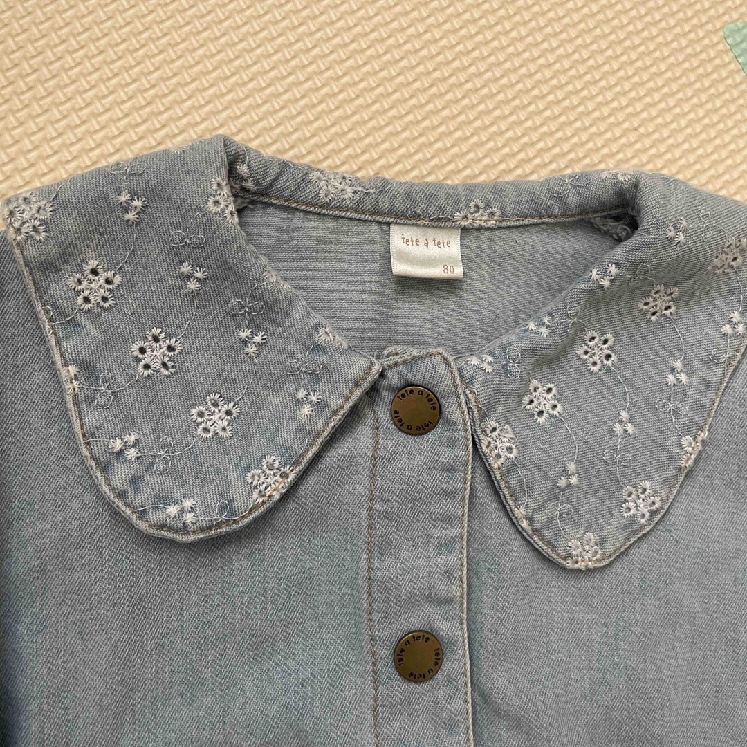 tete a tete(テータテート)のtete a tete  お花刺繍デニムジャケット 80 キッズ/ベビー/マタニティのベビー服(~85cm)(ジャケット/コート)の商品写真