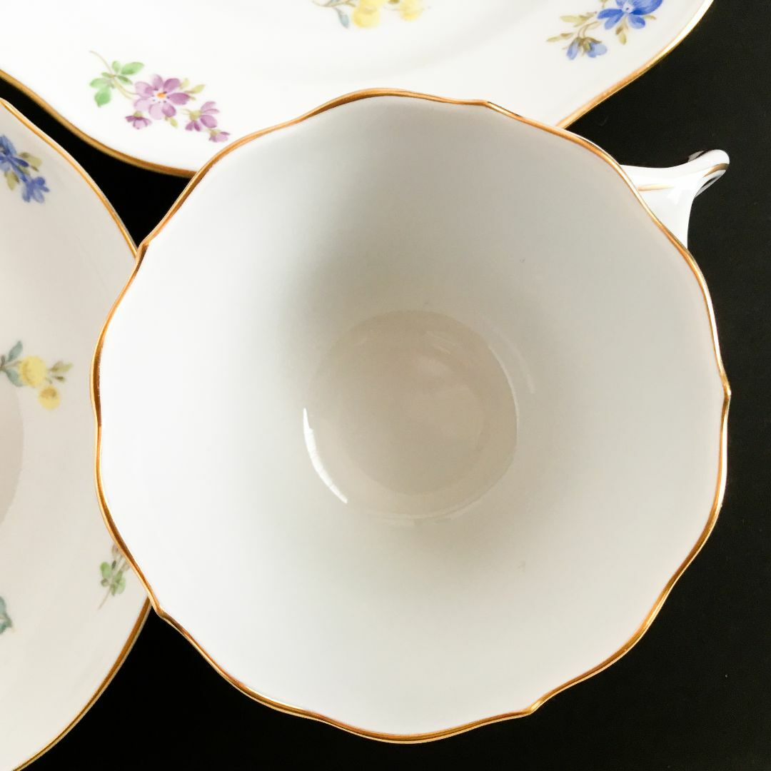 マイセン 金彩 小花散らし文 コーヒーC&S、ケーキ皿のトリオ ① マイセン 金彩 小花散らし文 コーヒーC&S、ケーキ皿のトリオ ①