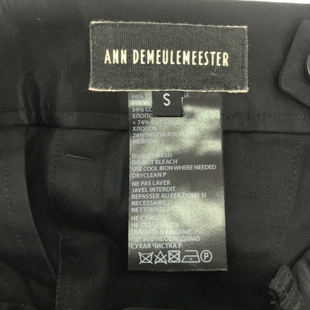 Ann Demeulemeester(アンドゥムルメステール)のANN DEMEULEMEESTER アンドゥムルメステール サテンループ スラックスパンツ ブラック S メンズのパンツ(スラックス)の商品写真