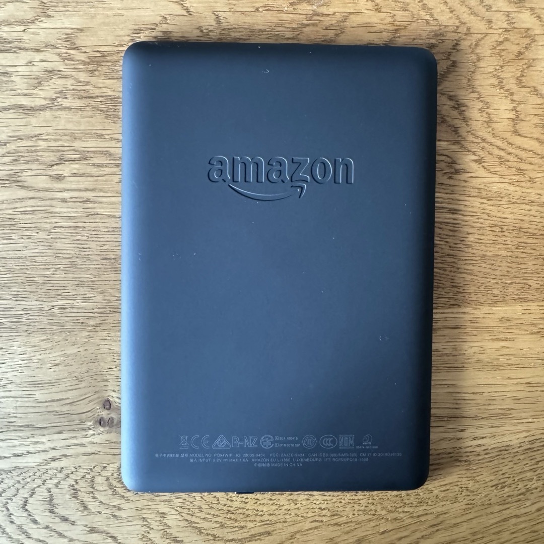 Amazon(アマゾン)のKindle Paperwhite wifi 32GB（広告なし）専用ケース付き スマホ/家電/カメラのPC/タブレット(電子ブックリーダー)の商品写真