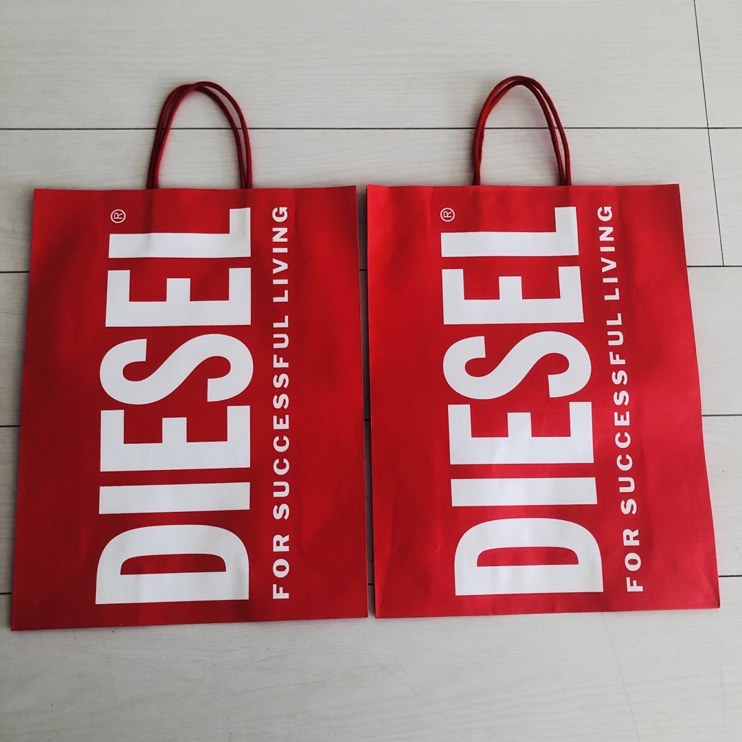 DIESEL(ディーゼル)のDIESEL  赤 ショッパー 2枚セット レディースのバッグ(ショップ袋)の商品写真