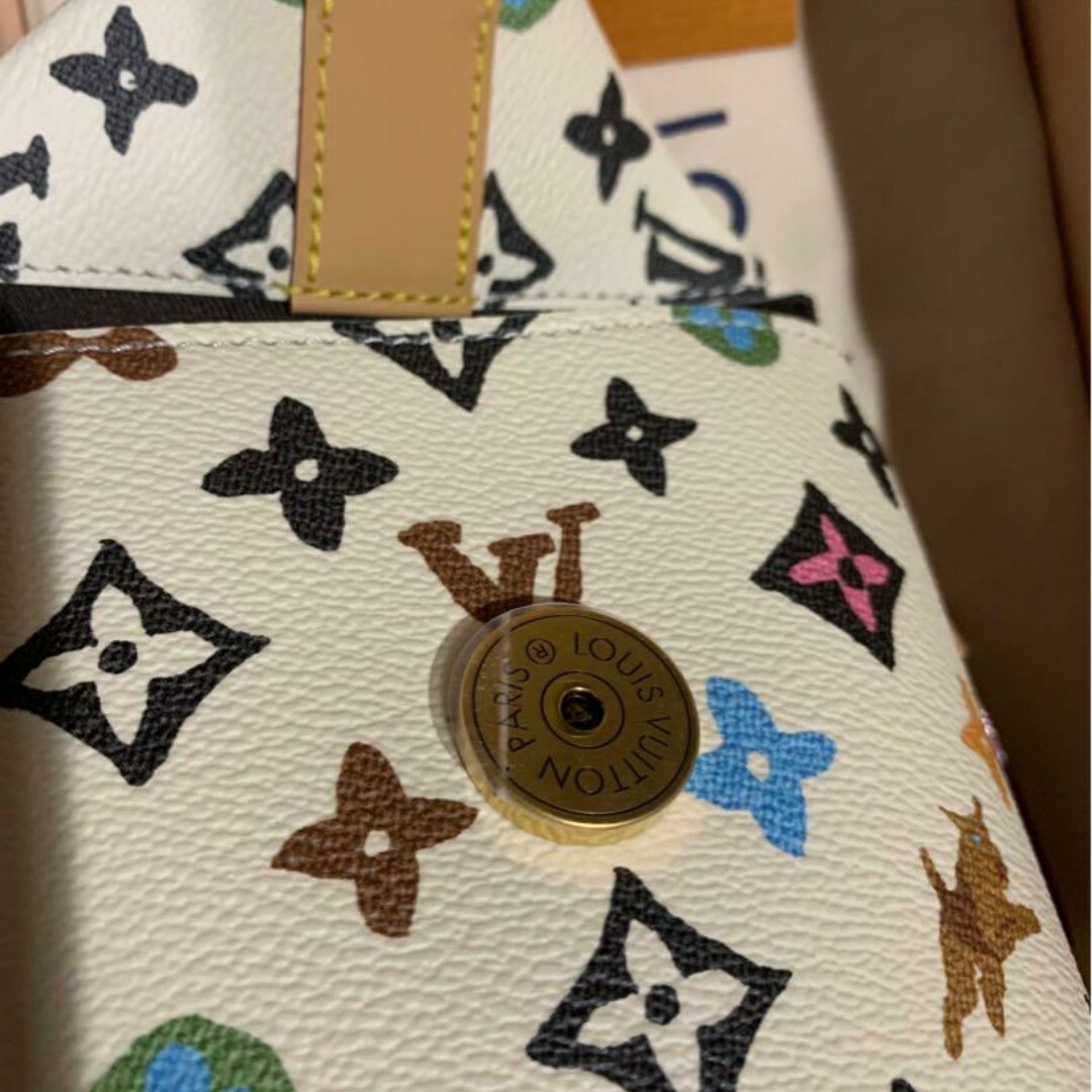 LOUIS VUITTON(ルイヴィトン)のルイヴィトン エンベロップ・ポーチ 伊勢丹新宿メンズ店限定 メンズのバッグ(ショルダーバッグ)の商品写真