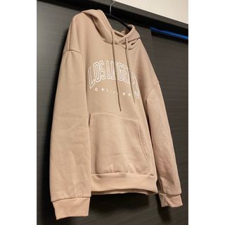 シーイン(SHEIN)のフーディー　ロゴプリントパーカー　裏起毛　beige(パーカー)