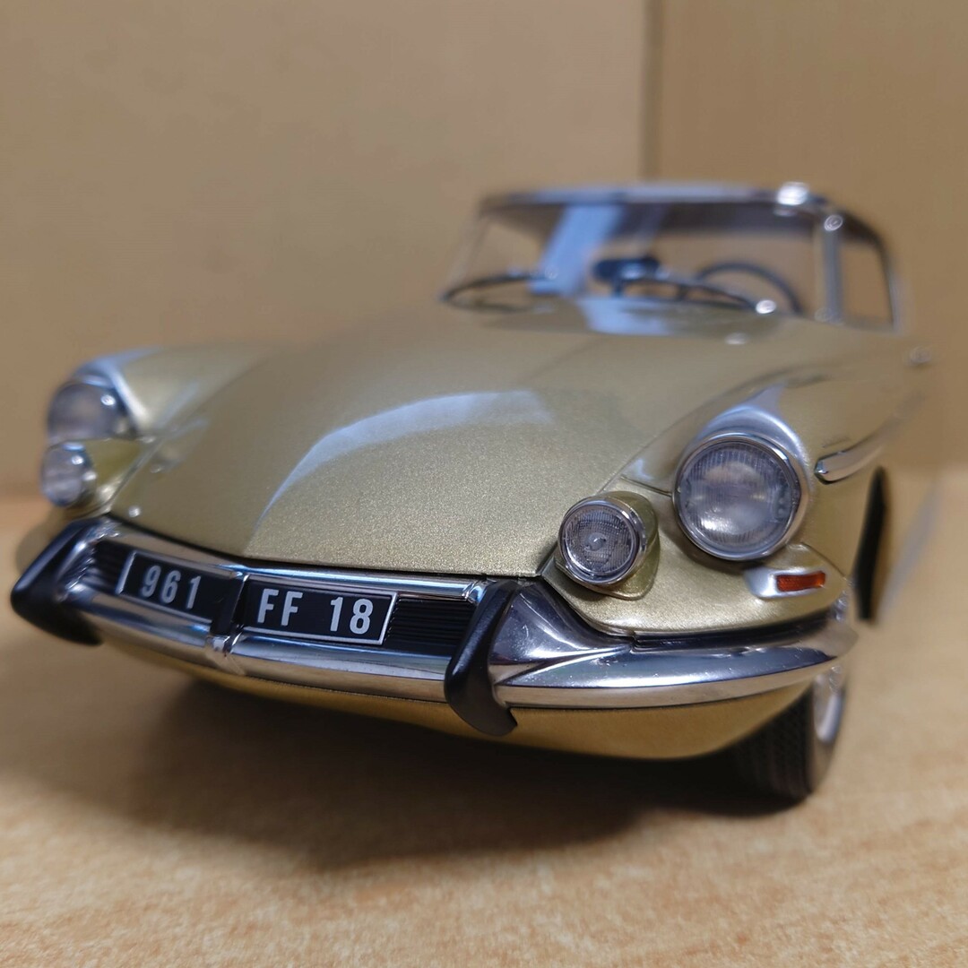 1/18 シトロエンDS 1964 CITROEN DS 19 Le Dandy エンタメ/ホビーのおもちゃ/ぬいぐるみ(ミニカー)の商品写真