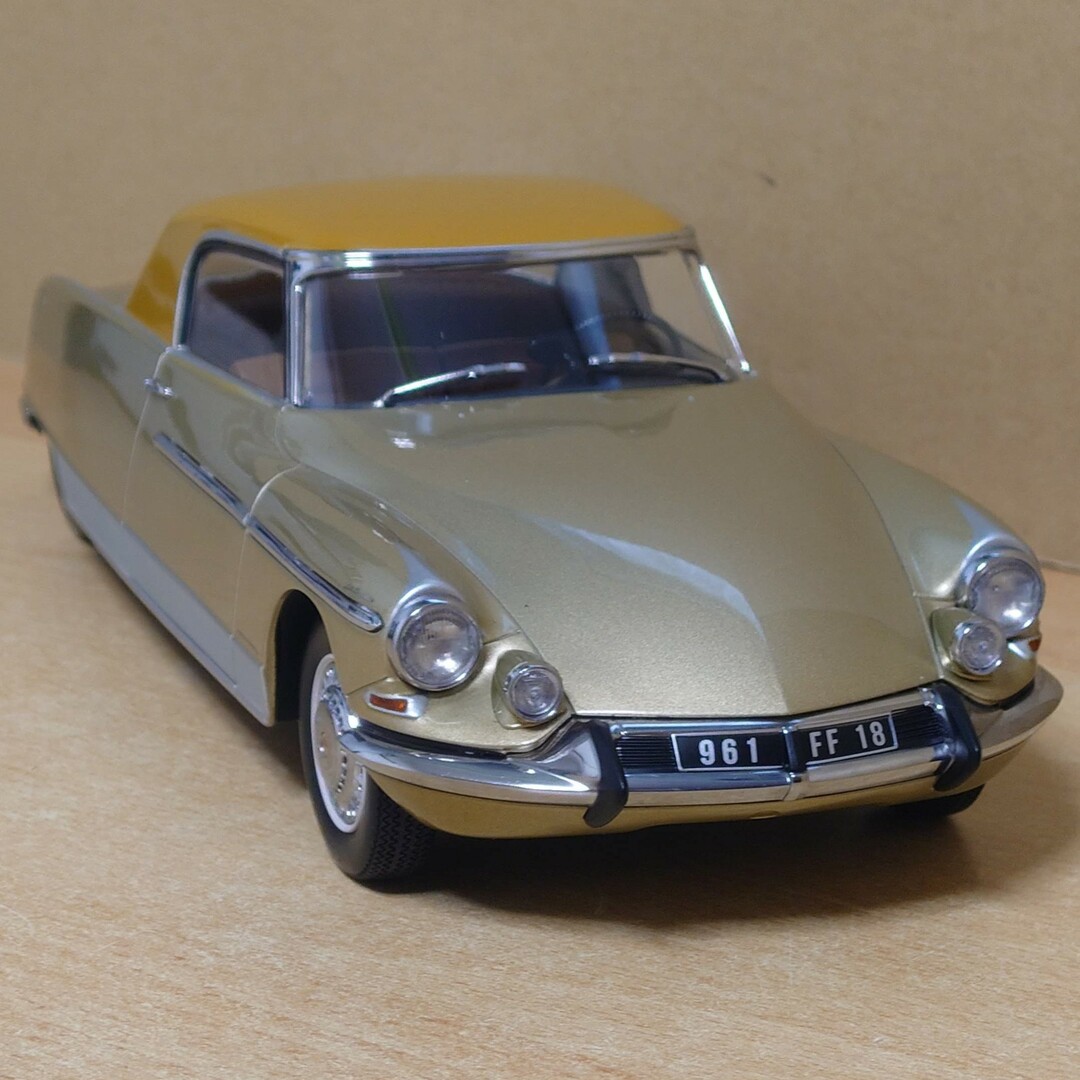 1/18 シトロエンDS 1964 CITROEN DS 19 Le Dandy エンタメ/ホビーのおもちゃ/ぬいぐるみ(ミニカー)の商品写真