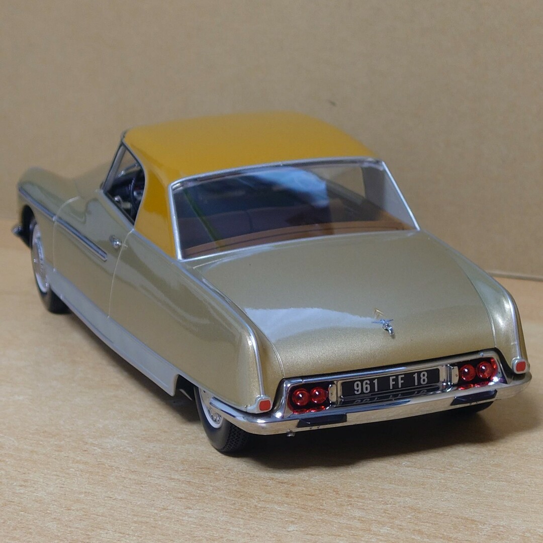 1/18 シトロエンDS 1964 CITROEN DS 19 Le Dandy エンタメ/ホビーのおもちゃ/ぬいぐるみ(ミニカー)の商品写真