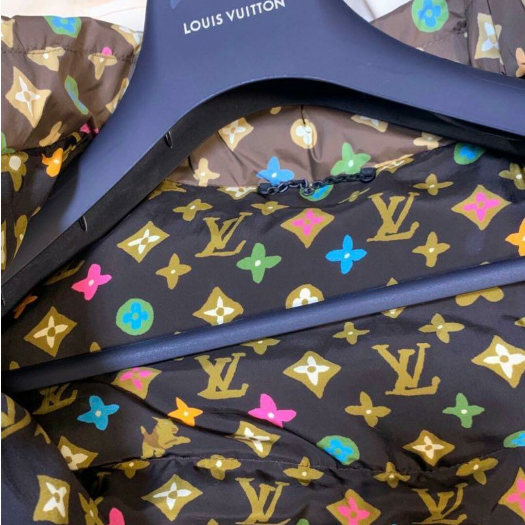 LOUIS VUITTON(ルイヴィトン)のルイヴィトン モノグラムプリント ライトダウンジャケット 伊勢丹新宿メンズ店限定 メンズのジャケット/アウター(ダウンジャケット)の商品写真