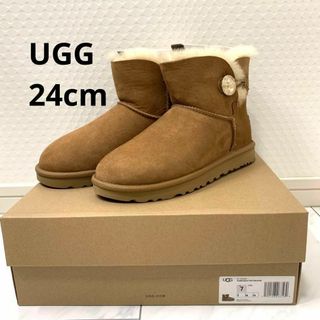 アグ(UGG)の【未使用・試着のみ】UGG ムートンブーツ　ベイリーボタン  24㎝(ブーツ)