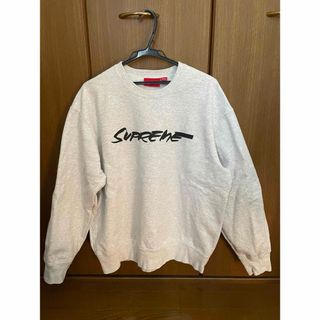 シュプリーム(Supreme)のsupreme クルーネック　フューチュラ　アッシュグレー(スウェット)