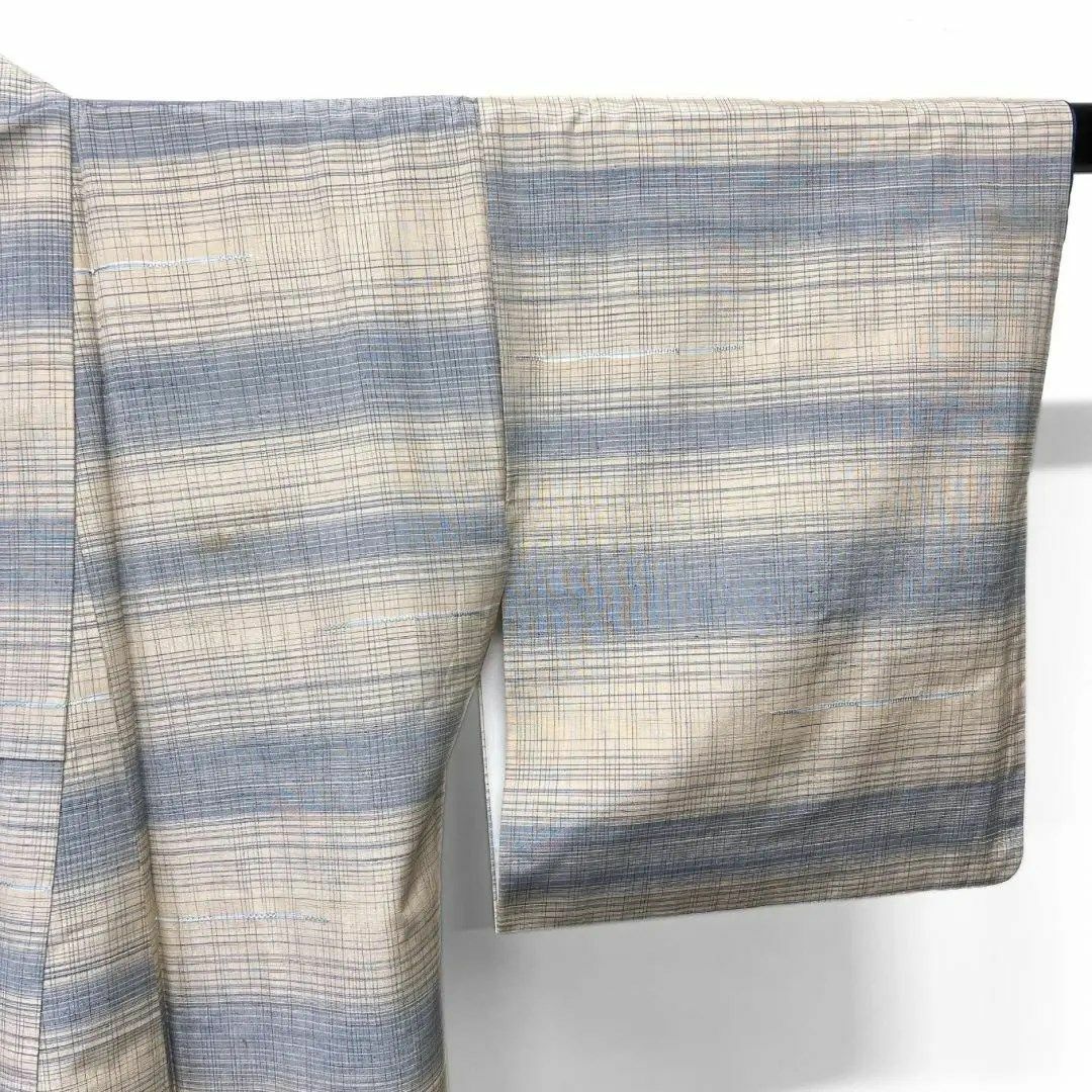 紬　刺繍　横縞　抽象模様　着物　024w レディースの水着/浴衣(その他)の商品写真