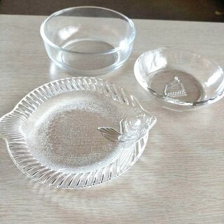 ガラス皿と小鉢の３点セット(食器)