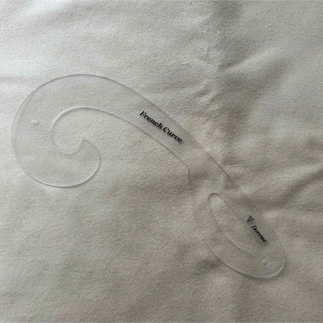 ドレメ式　雲形定規 フレンチカーブ　カーブ定規　カーブルーラー　カーブ尺 ハンドメイドの素材/材料(型紙/パターン)の商品写真