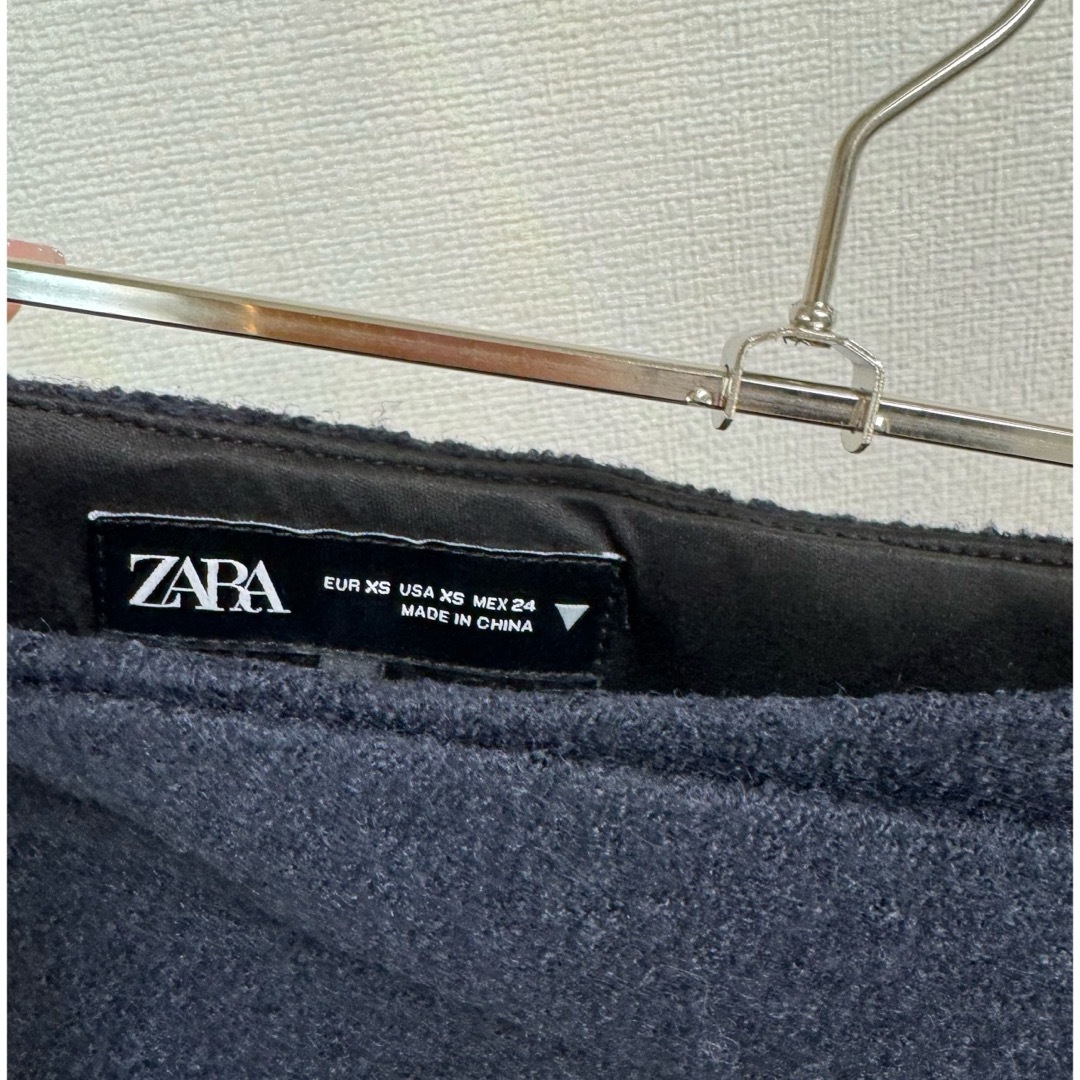 ZARA(ザラ)のザラ ZARA テクスチャー アシンメトリー スコート ネイビー スカート レディースのパンツ(ショートパンツ)の商品写真