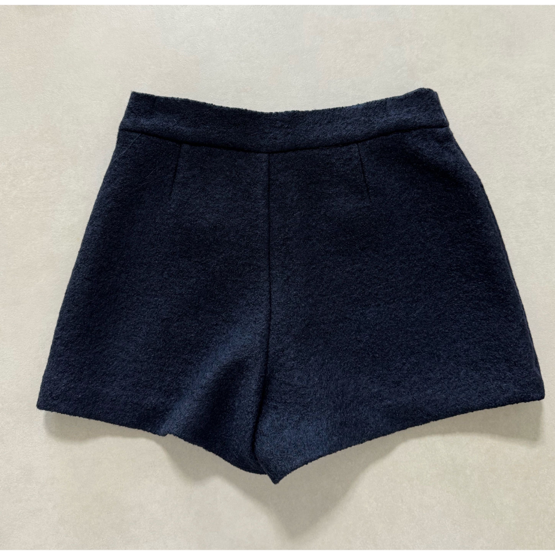 ZARA(ザラ)のザラ ZARA テクスチャー アシンメトリー スコート ネイビー スカート レディースのパンツ(ショートパンツ)の商品写真