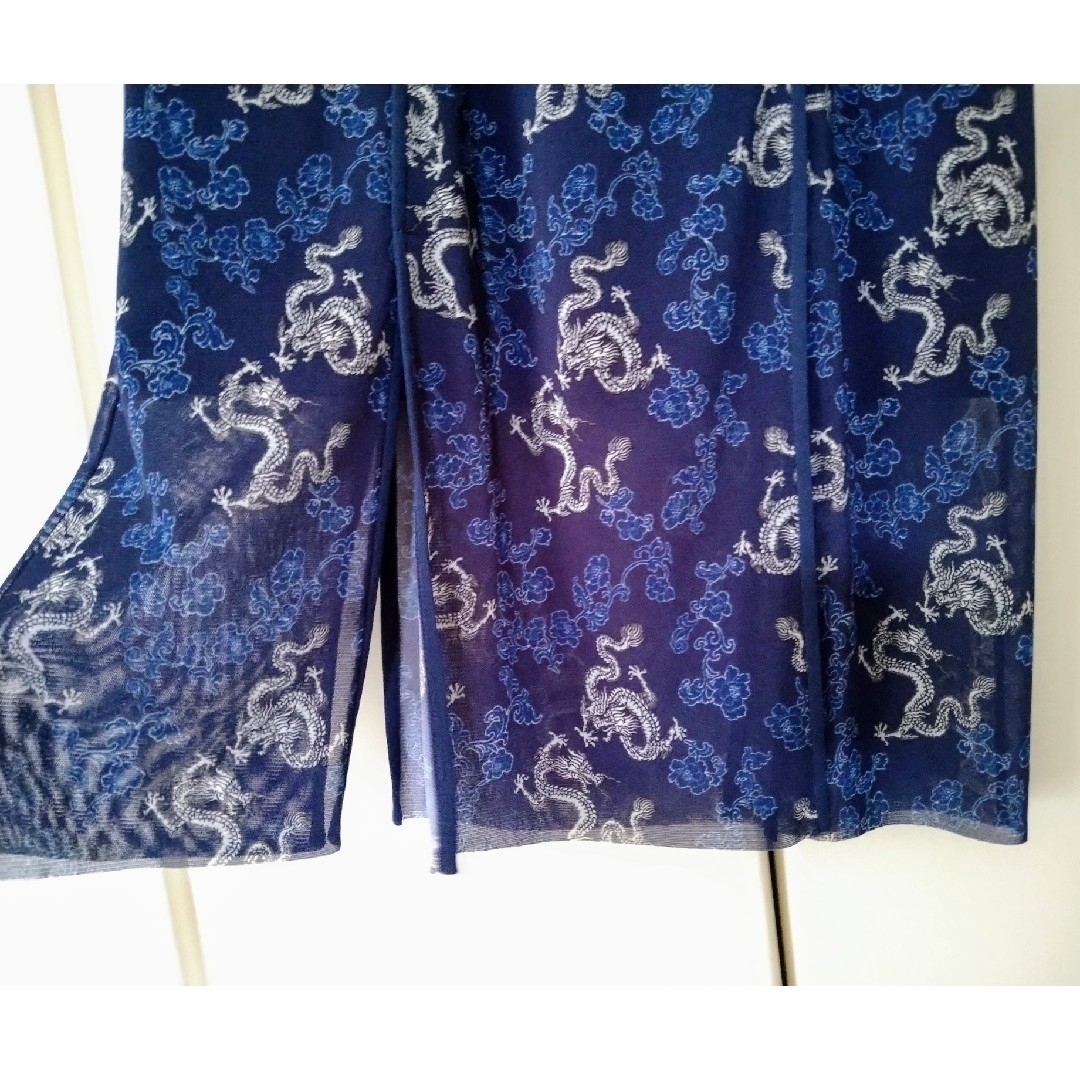 VIVIENNE TAM(ヴィヴィアンタム)の双龍プリントスカート レディースのスカート(ひざ丈スカート)の商品写真