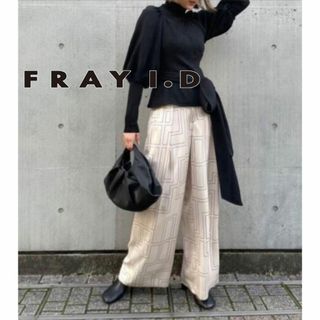 フレイアイディー(FRAY I.D)のFRAY I.D プリントサテンパンツ 0313(その他)