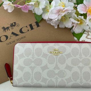 COACH シグネチャー ホワイト × パッションピンク(財布)