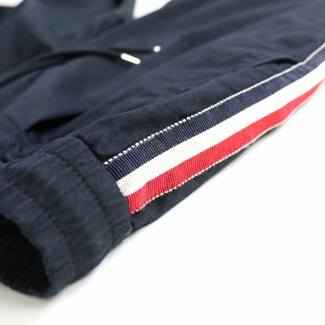 MONCLER(モンクレール)の【ドンドン見直し】良品●2020年製 モンクレール PANTALONE ロゴ金具付き サイドライン イージースラックス/トラウザーパンツ 紺 48 正規品 メンズのパンツ(スラックス)の商品写真