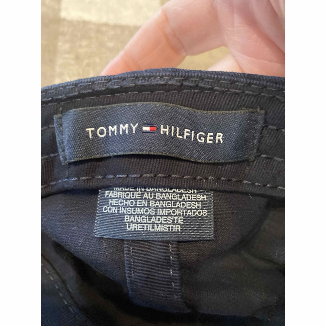 TOMMY HILFIGER(トミーヒルフィガー)のトミーヒルフィガー　フリーサイズ　ネイビーキャップ レディースの帽子(キャップ)の商品写真