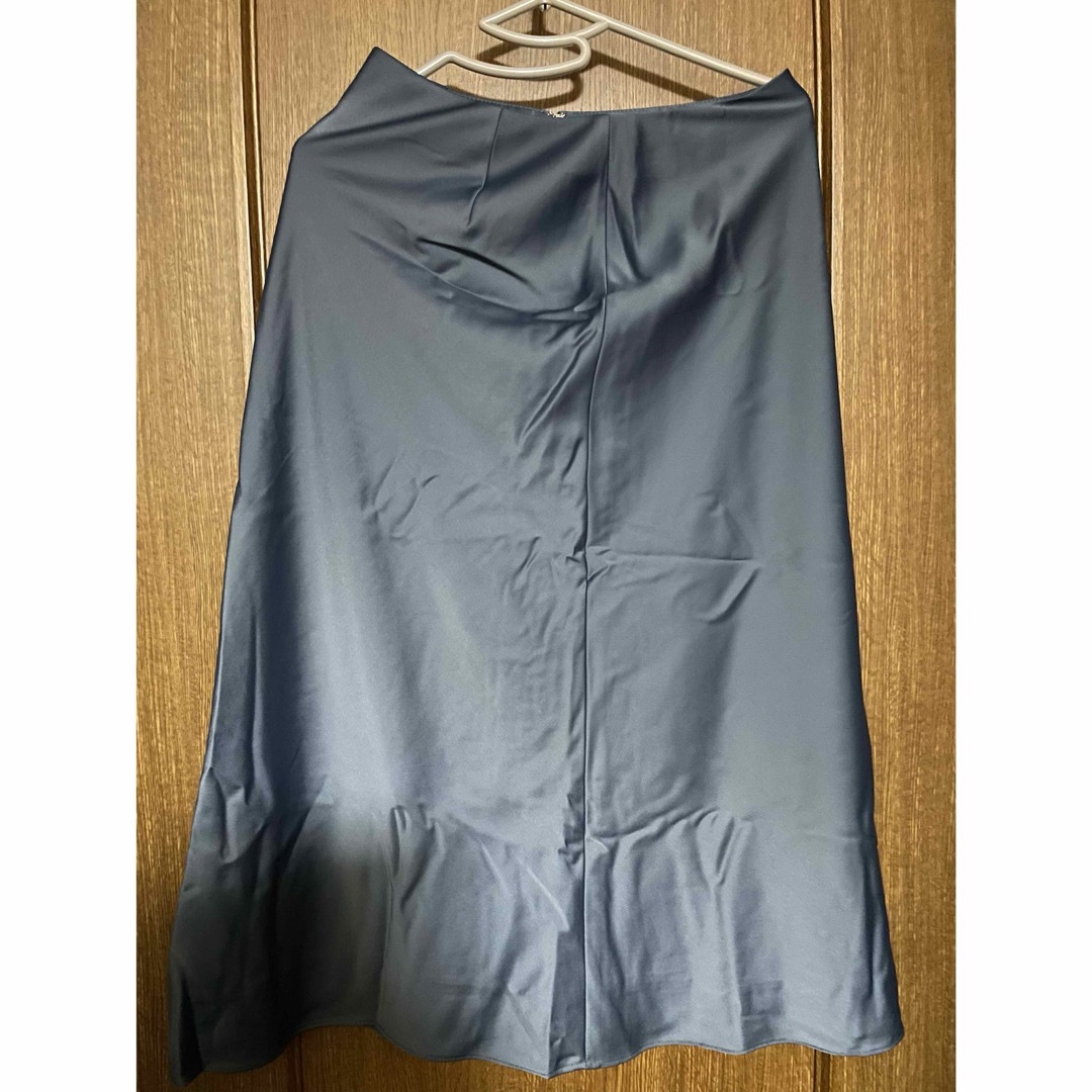 ユニクロ UNIQLO サテン スカート レディースのスカート(ひざ丈スカート)の商品写真