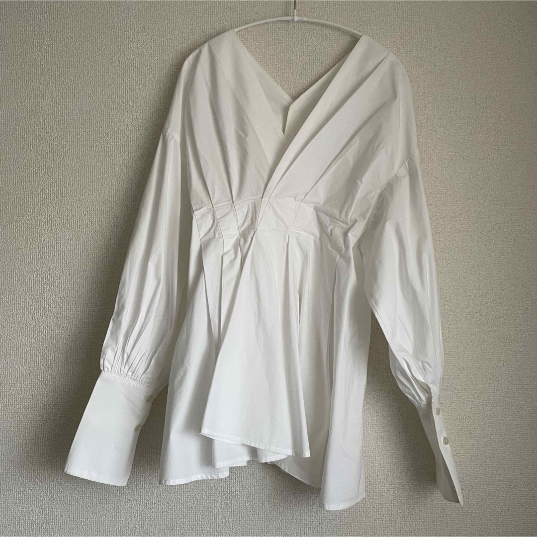 CLANE(クラネ)のclane/OFF SHOULDER TUCK BLOUSE レディースのトップス(シャツ/ブラウス(長袖/七分))の商品写真