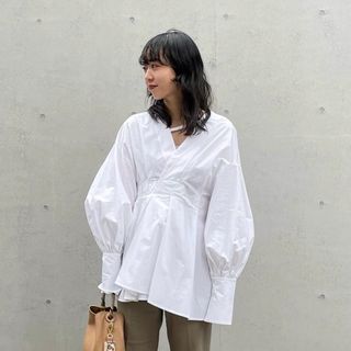 クラネ(CLANE)のclane/OFF SHOULDER TUCK BLOUSE(シャツ/ブラウス(長袖/七分))