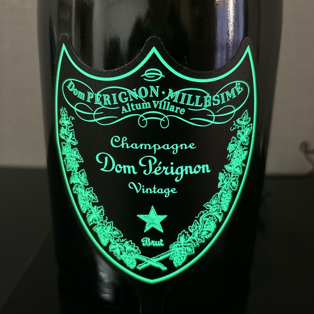 Dom Pérignon(ドンペリニヨン)の非売品　光るドンペリ　ダミーボトル！充電コード付き！ インテリア/住まい/日用品のキッチン/食器(アルコールグッズ)の商品写真