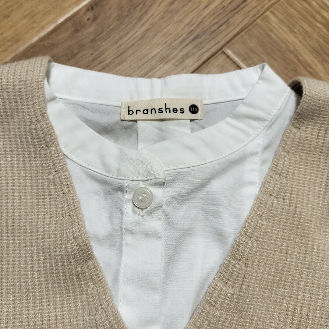 Branshes(ブランシェス)のbranshes　ブラウスとニットベスト110 キッズ/ベビー/マタニティのキッズ服女の子用(90cm~)(Tシャツ/カットソー)の商品写真