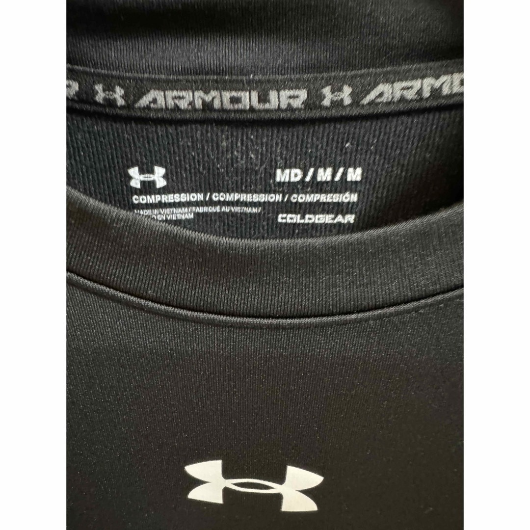 UNDER ARMOUR(アンダーアーマー)のアンダーアーマー　アンダーシャツ　メンズM スポーツ/アウトドアのトレーニング/エクササイズ(トレーニング用品)の商品写真