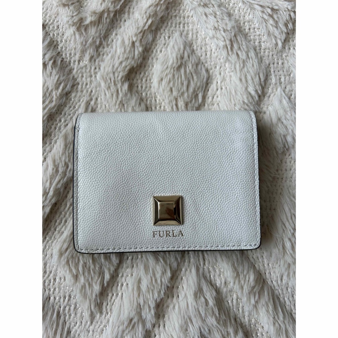 Furla(フルラ)のフルラ　FURLA  財布　ミニ財布　二つ折り財布　白 レディースのファッション小物(財布)の商品写真
