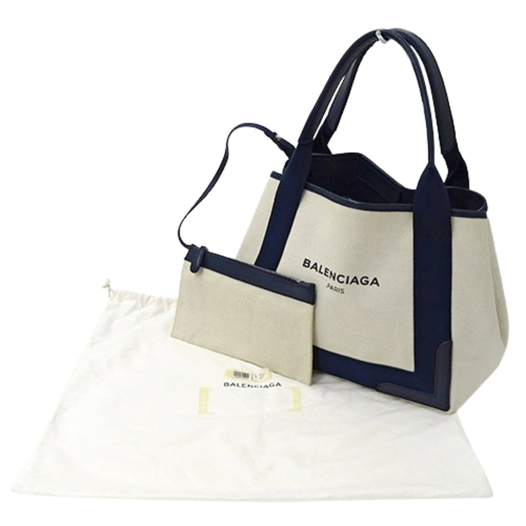 Balenciaga(バレンシアガ)のバレンシアガ BALENCIAGA バッグ レディース ブランド トートバッグ ハンドバッグ ネイビーカバス S キャンバス ホワイト ネイビー 339933 ポーチ付き 白 ロゴ おしゃれ 【中古】 レディースのバッグ(トートバッグ)の商品写真