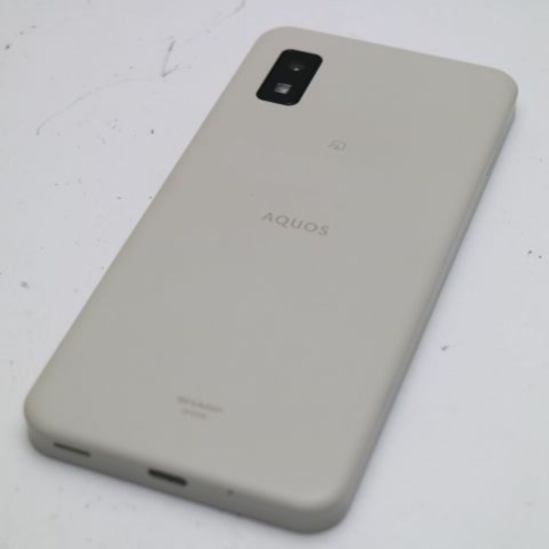 SHARP(シャープ)の新品同様 AQUOS wish SHG06 アイボリー M333 スマホ/家電/カメラのスマートフォン/携帯電話(スマートフォン本体)の商品写真