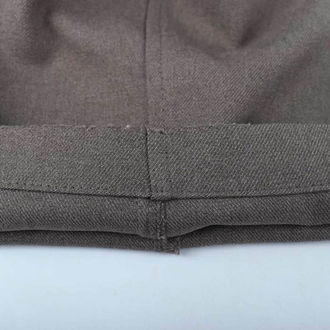 ジーユー テーパードパンツ センタープレス メンズ Mサイズ ブラウン GU メンズのパンツ(その他)の商品写真