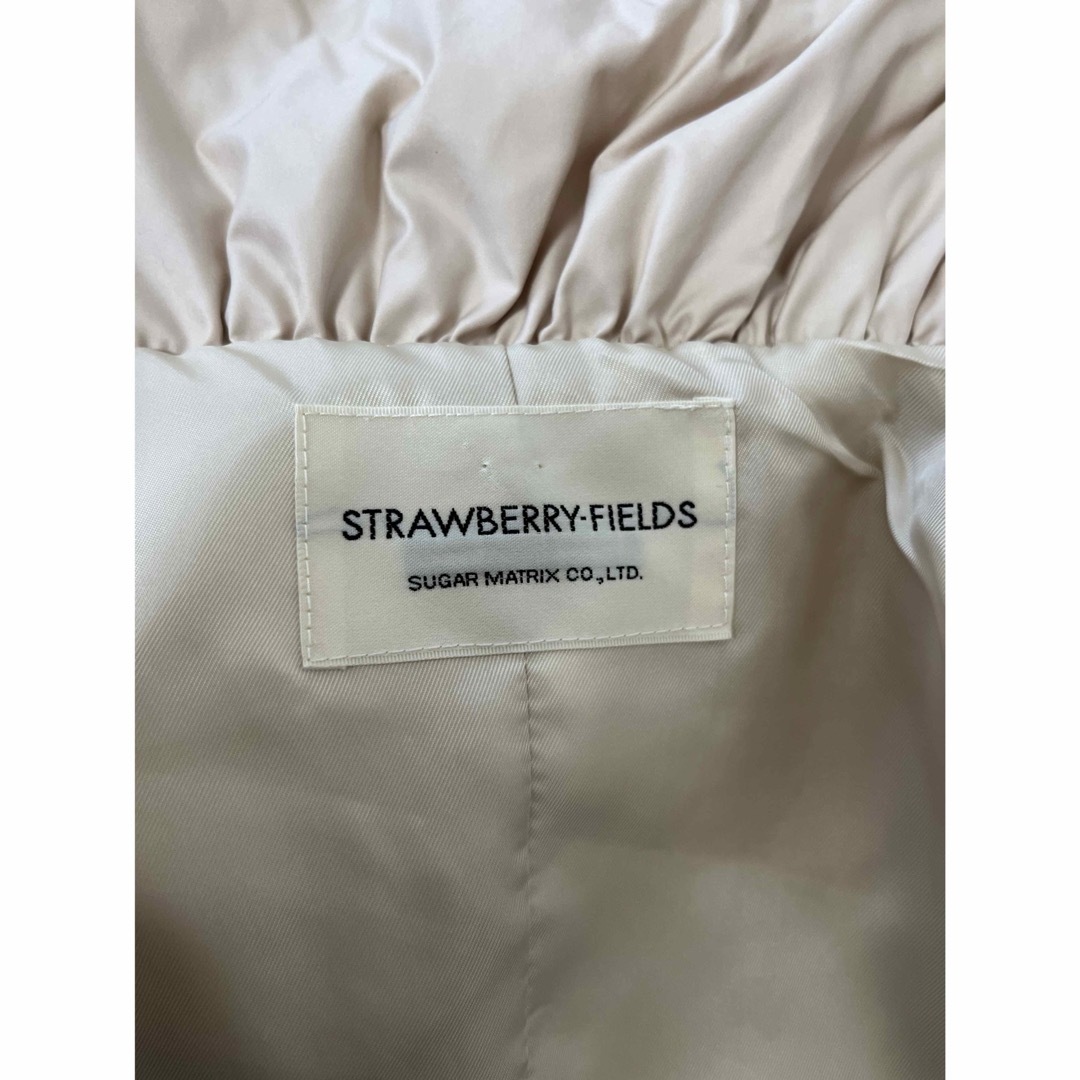 STRAWBERRY-FIELDS(ストロベリーフィールズ)のストロベリーフィールズ　裾リボン　ダウンジャケット　ベージュ　レディース レディースのジャケット/アウター(ダウンジャケット)の商品写真