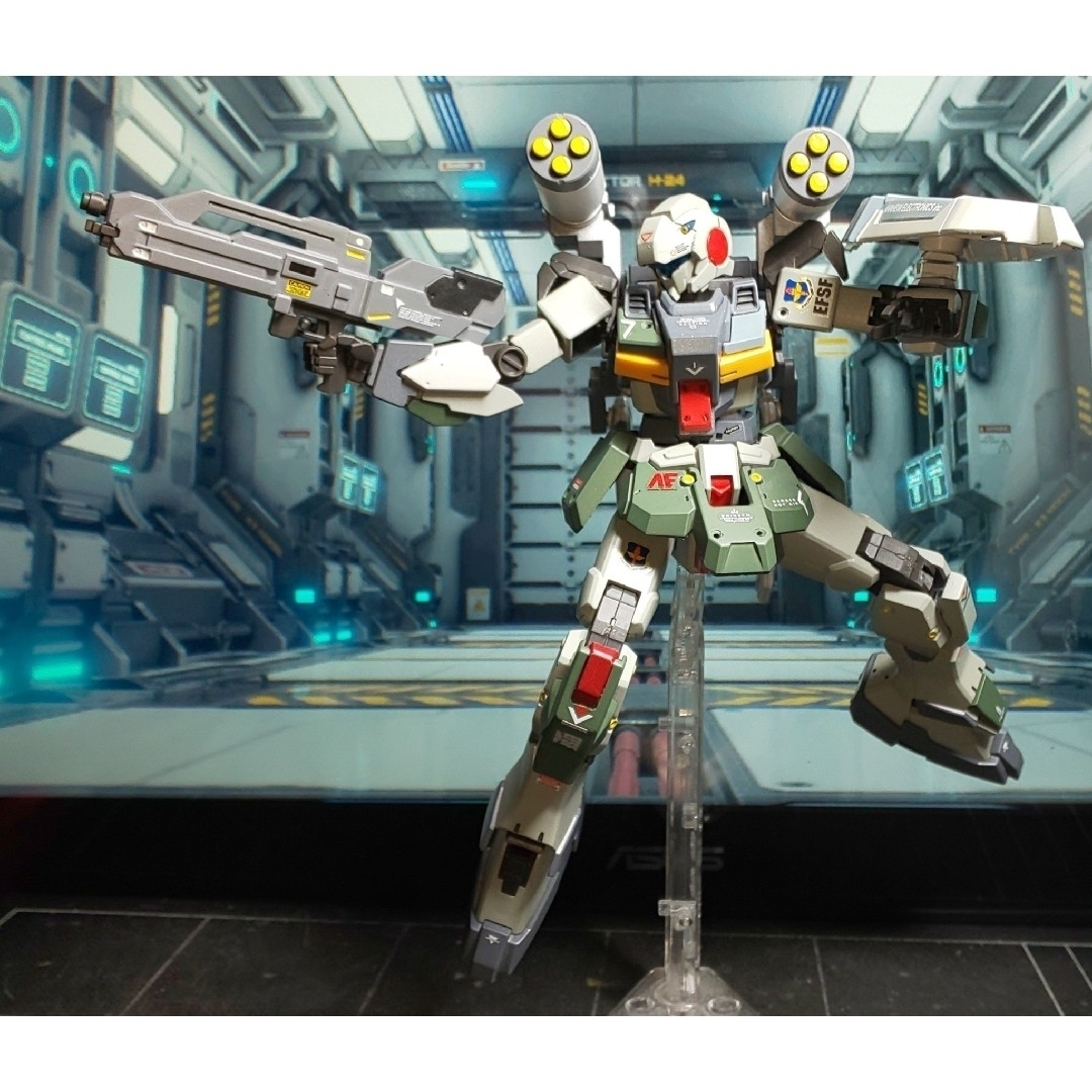 BANDAI(バンダイ)のHGUC ガンダム戦記 ジーライン SA オリジナルカラー 完成品 エンタメ/ホビーのおもちゃ/ぬいぐるみ(模型/プラモデル)の商品写真