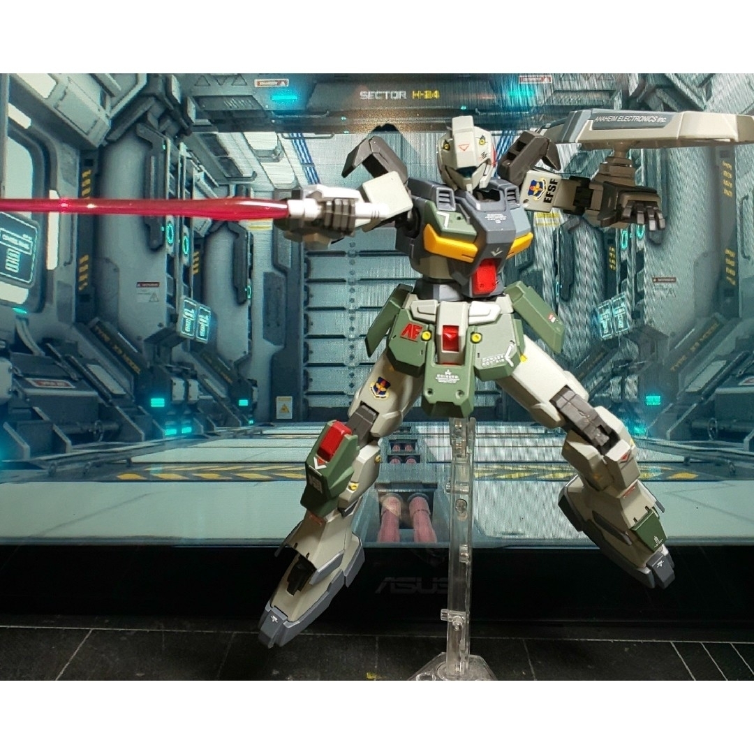 BANDAI(バンダイ)のHGUC ガンダム戦記 ジーライン SA オリジナルカラー 完成品 エンタメ/ホビーのおもちゃ/ぬいぐるみ(模型/プラモデル)の商品写真