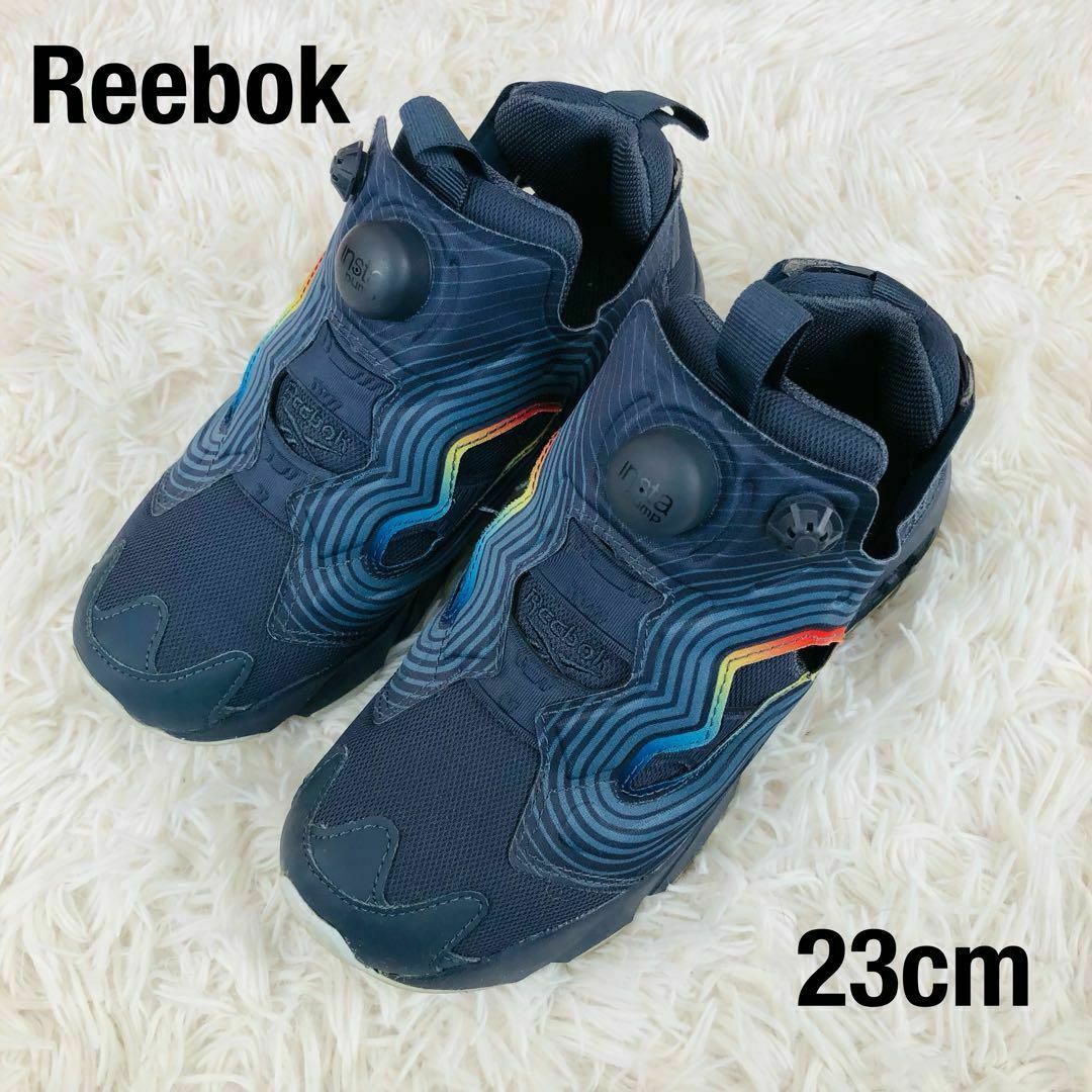 Reebok(リーボック)のリーボックReebokインスタポンプフューリー23cm紺色ネイビーレインボー虹色 レディースの靴/シューズ(スニーカー)の商品写真