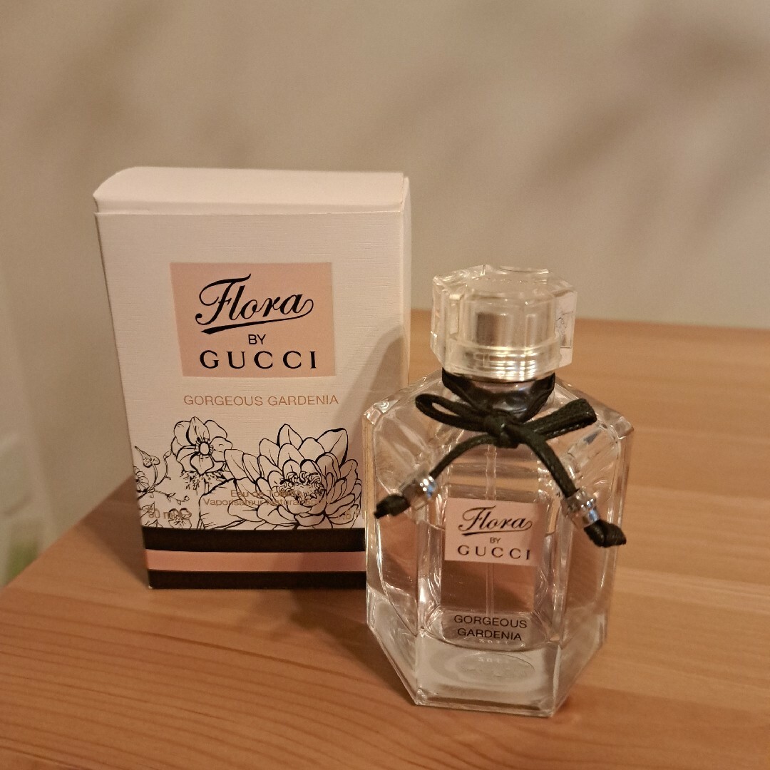 Gucci(グッチ)のGUCCI フローラバイグッチガーデンゴージャスガーデニアオードトワレ50ml コスメ/美容の香水(香水(女性用))の商品写真