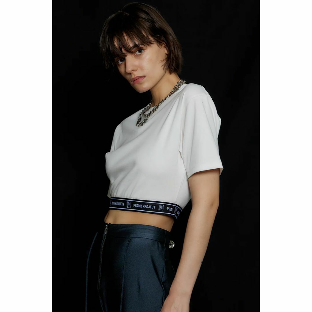 MAISON SPECIAL(メゾンスペシャル)の着1回 プランクプロジェクト Logo Band Cropped Tee レディースのトップス(Tシャツ(半袖/袖なし))の商品写真