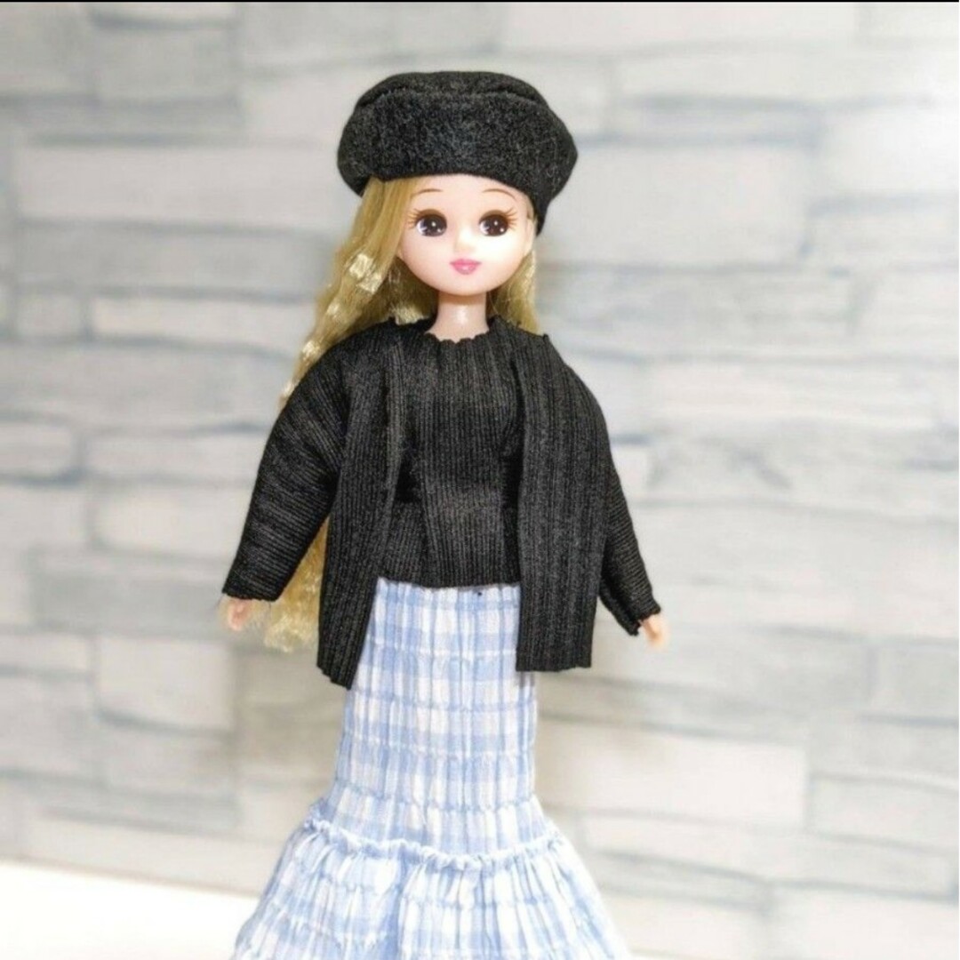 リカちゃん(リカチャン)のリカちゃん 服 洋服 ハンドメイド 着せ替え 手作りスカート 長袖 トップス ハンドメイドのぬいぐるみ/人形(人形)の商品写真