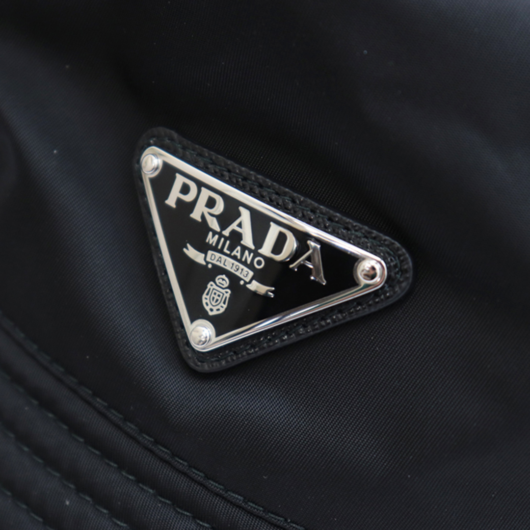 PRADA(プラダ)の新品同様 プラダ 22年製 三角プレート RE-NYLON バケット ハット 黒 ブラック サイズM PRADA レディースの帽子(ハット)の商品写真