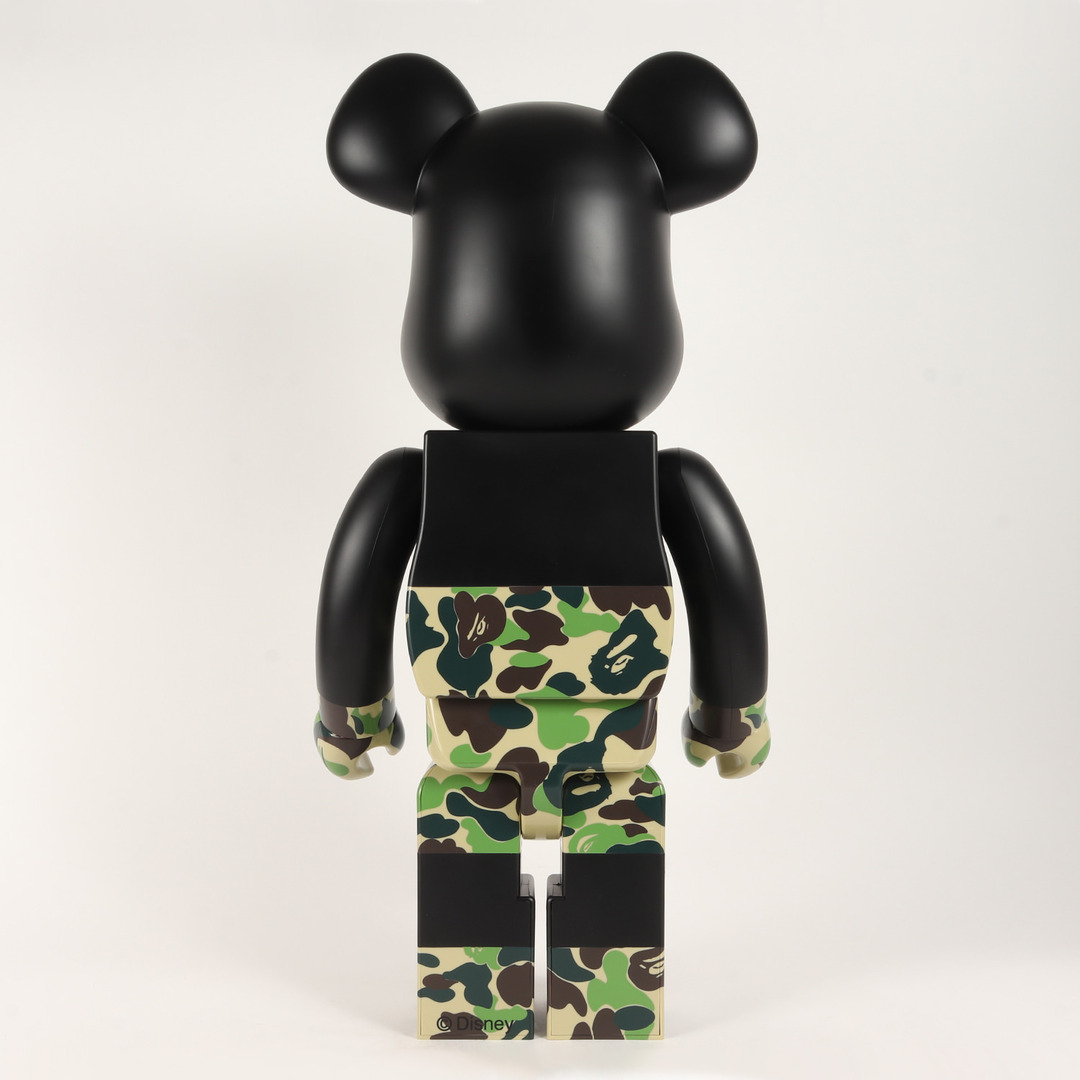 A BATHING APE(アベイシングエイプ)の美品 A BATHING APE ア ベイシング エイプ 2019年モデル A BATHING APE BE@RBRICK ミッキーマウス 1000% 猿迷彩 グリーンカモ トリプルネーム コラボ Disney 【メンズ】【中古】 エンタメ/ホビーのフィギュア(その他)の商品写真