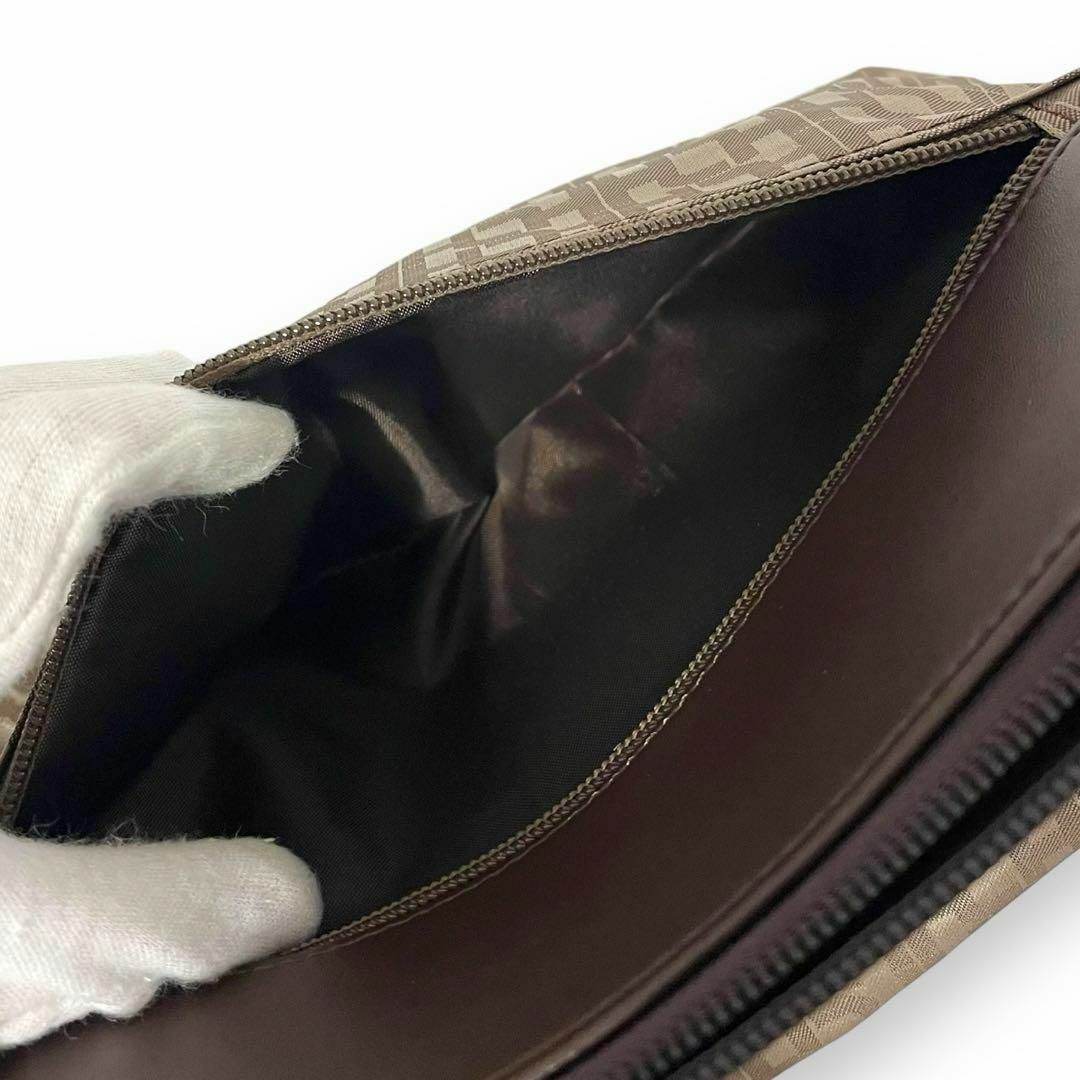 H.L(アッシュエル)の✨美品✨ アッシュエル ショルダーバッグ ジャガード 総柄 ブラウン 228 レディースのバッグ(ショルダーバッグ)の商品写真