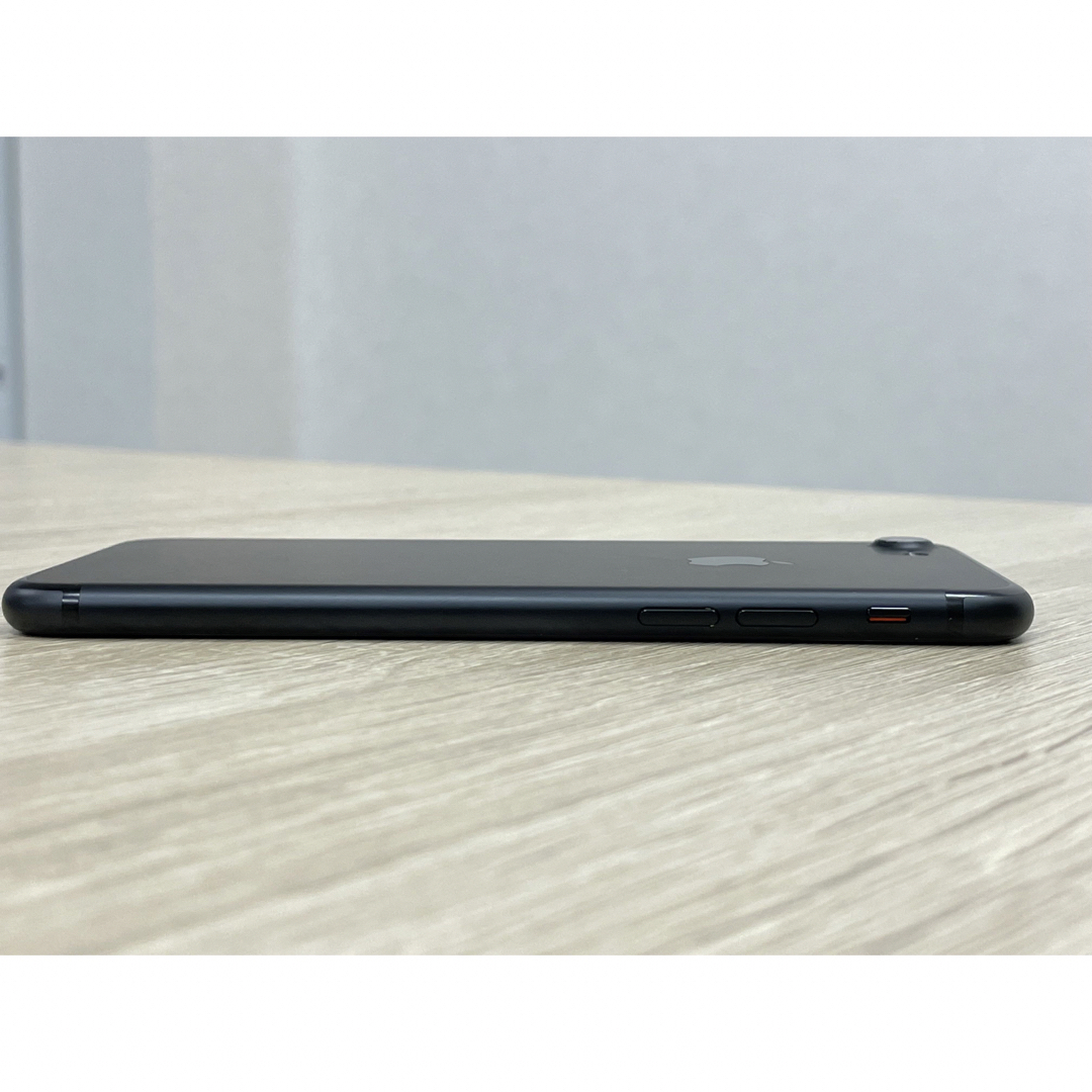 Apple(アップル)のiPhone7  32GB SIMフリー ブラック スマホ/家電/カメラのスマートフォン/携帯電話(スマートフォン本体)の商品写真
