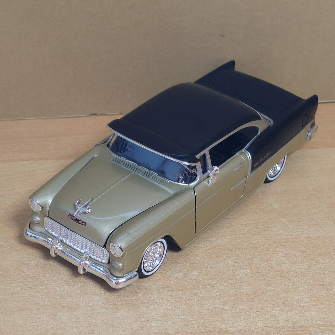 1/24 シボレーベルエア 1955ベージュツートン Chevy Bel Air エンタメ/ホビーのおもちゃ/ぬいぐるみ(ミニカー)の商品写真