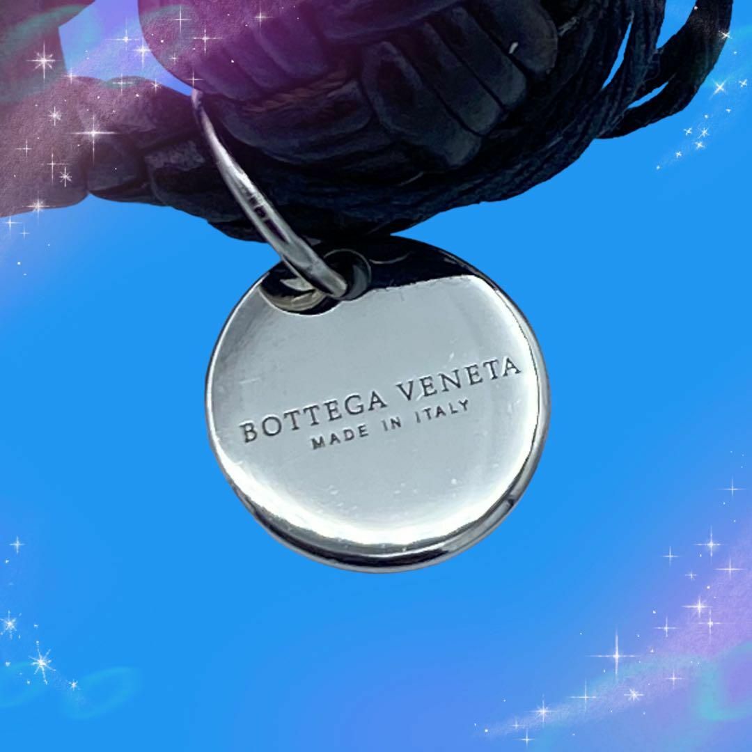 Bottega Veneta(ボッテガヴェネタ)の《未使用に近い　超美品》ボッテガヴェネタ　イントレチャート　レザー　ブレスレット レディースのアクセサリー(ブレスレット/バングル)の商品写真