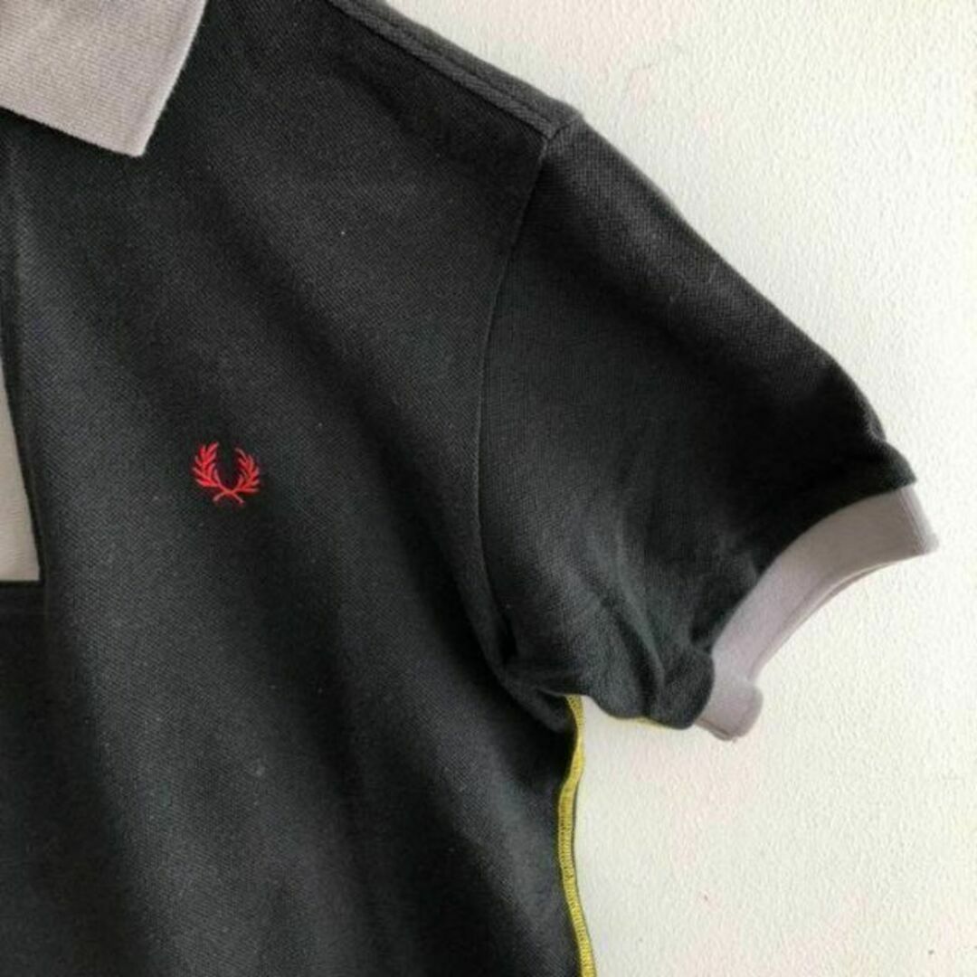 FRED PERRY(フレッドペリー)のFRED PERRYフレッドペリー　ポロシャツ　ブラック黒マルチカラーステッチ レディースのトップス(ポロシャツ)の商品写真