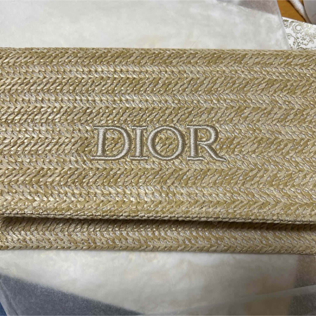 Christian Dior(クリスチャンディオール)のディオールノベルティベージュラタンクラッチ レディースのファッション小物(ポーチ)の商品写真